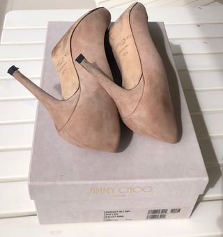 Tacones Jimmy Choo. color beige
