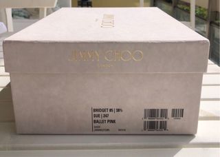Tacones Jimmy Choo. color beige
