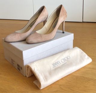 Tacones Jimmy Choo. color beige
