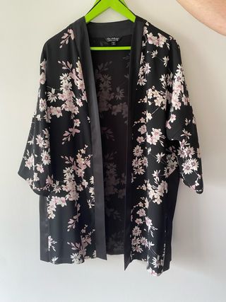Kimono floral negro - Talla M