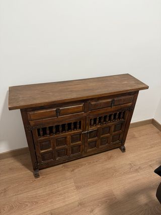 Mueble antiguo de madera