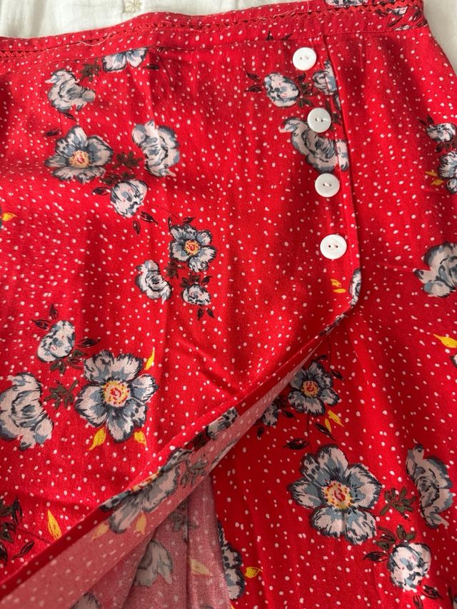 Falda midi roja floral