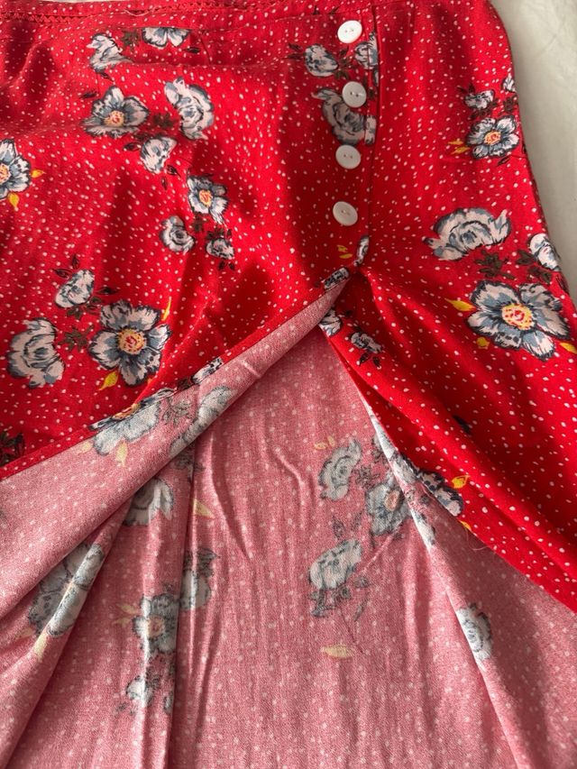 Falda midi roja floral