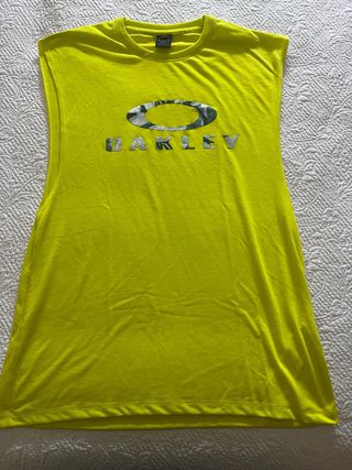 Camiseta Oakley amarilla sin mangas