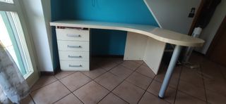 Scrivania angolare beige in legno - 160x60cm