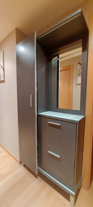 Mueble recibidor con espejo
