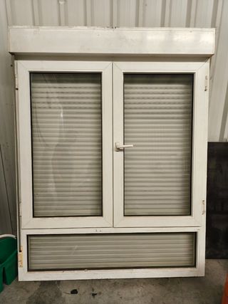 Ventana aluminio con persiana