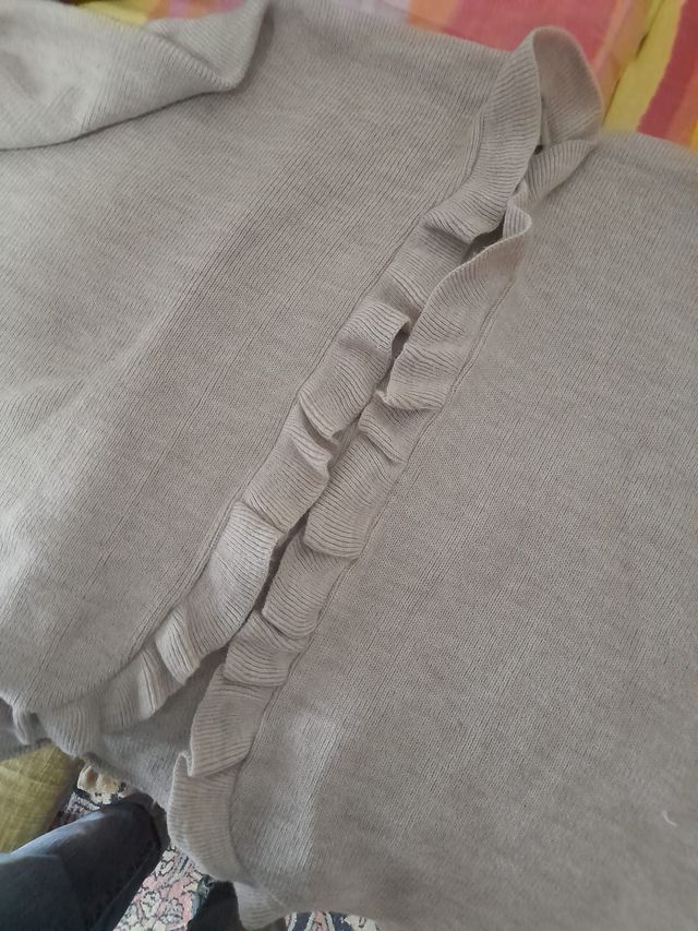 Mantella beige in lana e acrilico