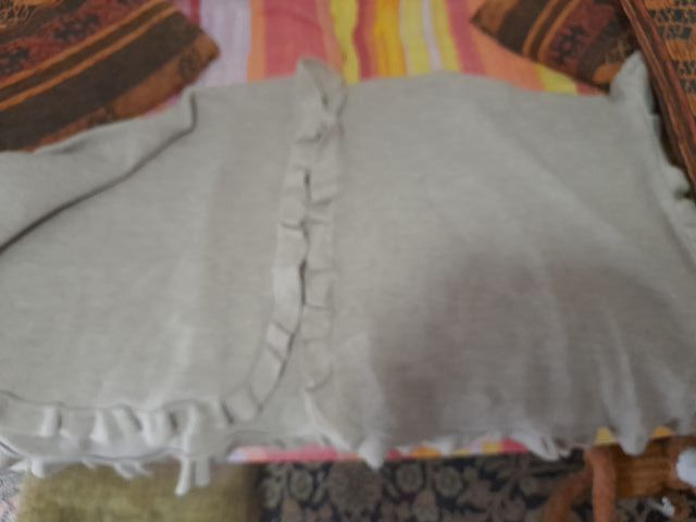 Mantella beige in lana e acrilico