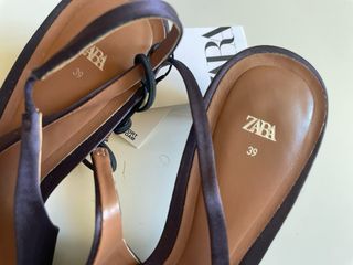 Zapatos a estrenar morados