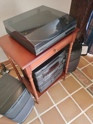 Equipo musica Aiwa Z-1200  Plato + altavoces