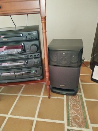 Equipo musica Aiwa Z-1200  Plato + altavoces