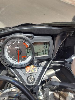 Moto de carretera muy buen estado