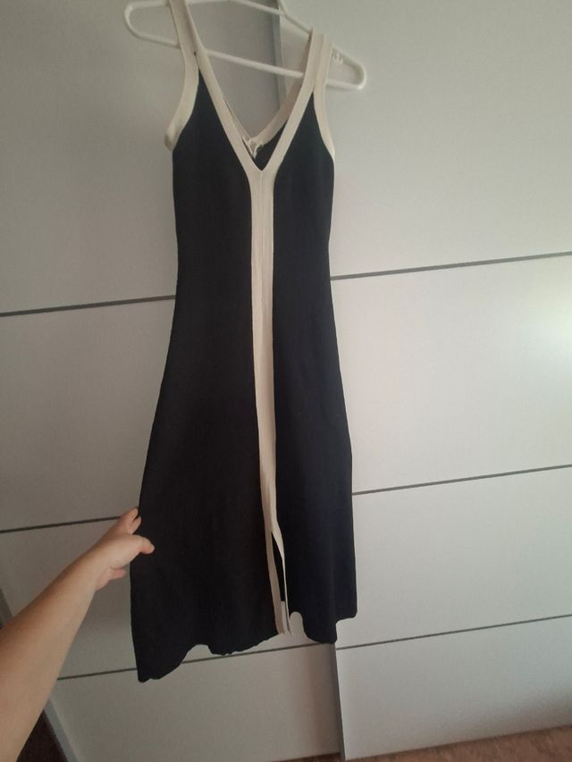 Vestido negro y blanco de punto