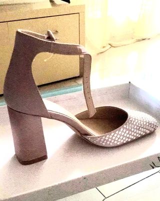 Sandalo beige tacco alto