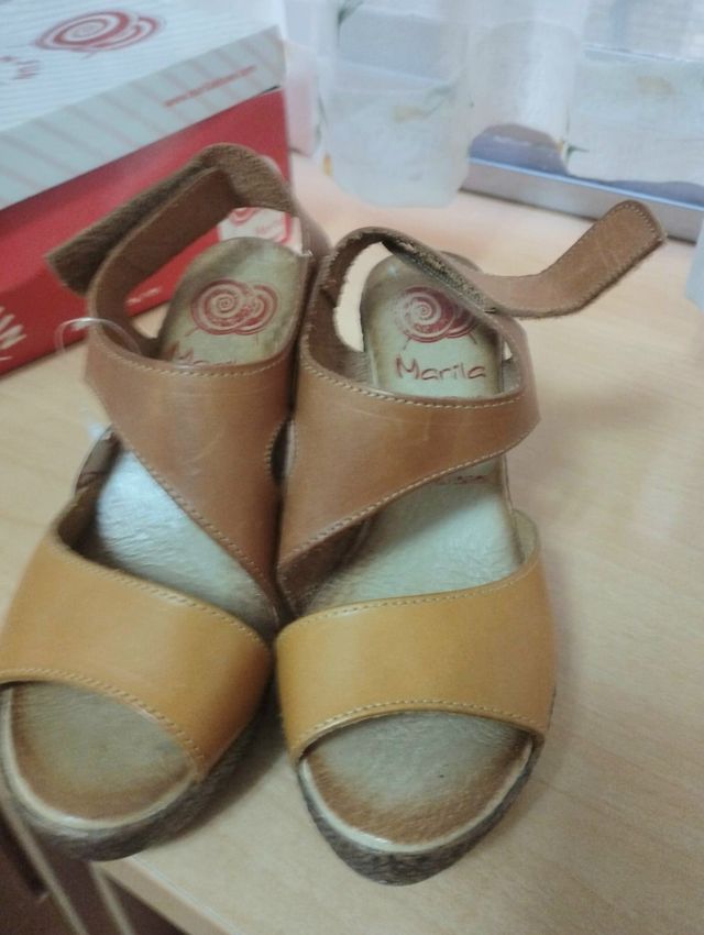 Sandalias MARILA cuña beige