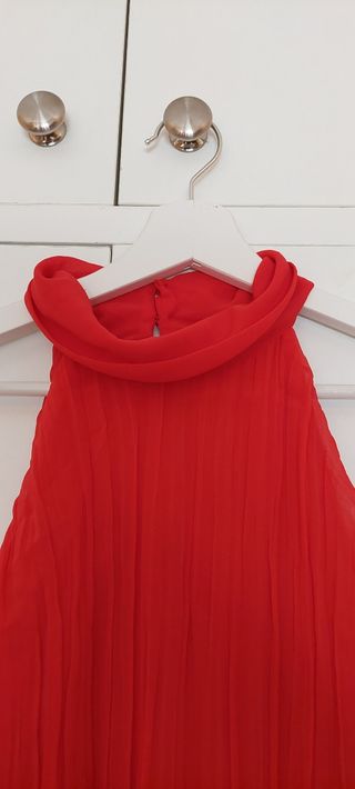 Vestido MANGO rojo plisado halter