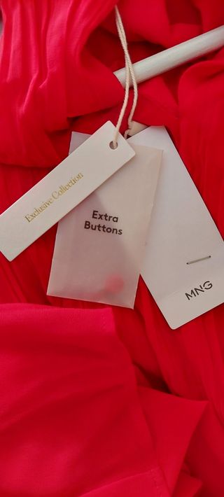 Vestido MANGO rojo plisado halter