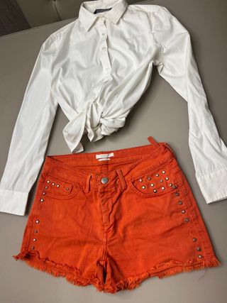 Pantaloncini con borchie 