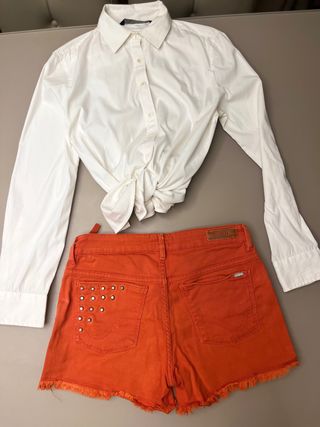 Pantaloncini con borchie 