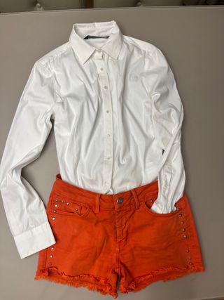 Pantaloncini con borchie 