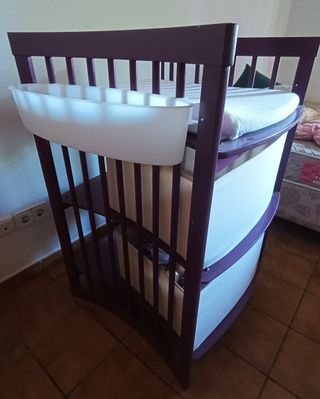 Mueble cambiador bebé lila Stokke