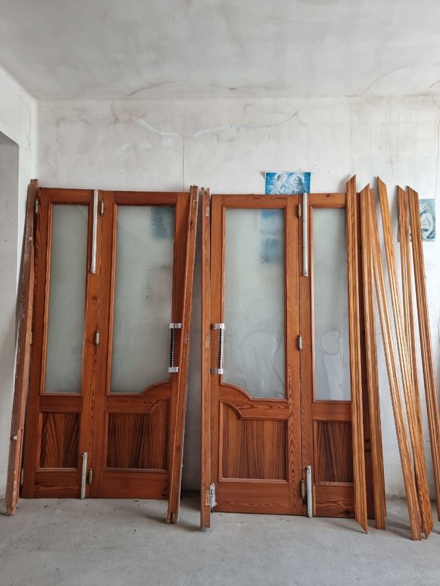 2 puertas mobila con 4 hojas