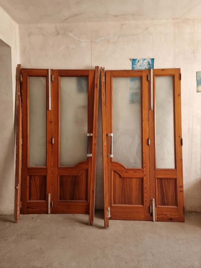 2 puertas mobila con 4 hojas