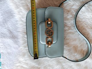 Bolso Guess azul convertible de doble posición 