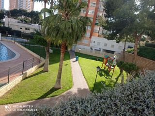 Apartamento con piscina - Alquiler