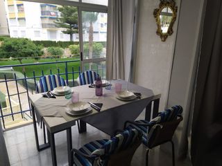 Apartamento con piscina - Alquiler