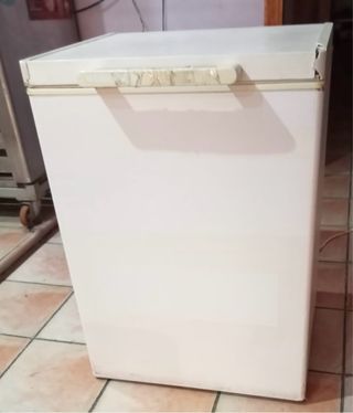 Congelador pequeño blanco