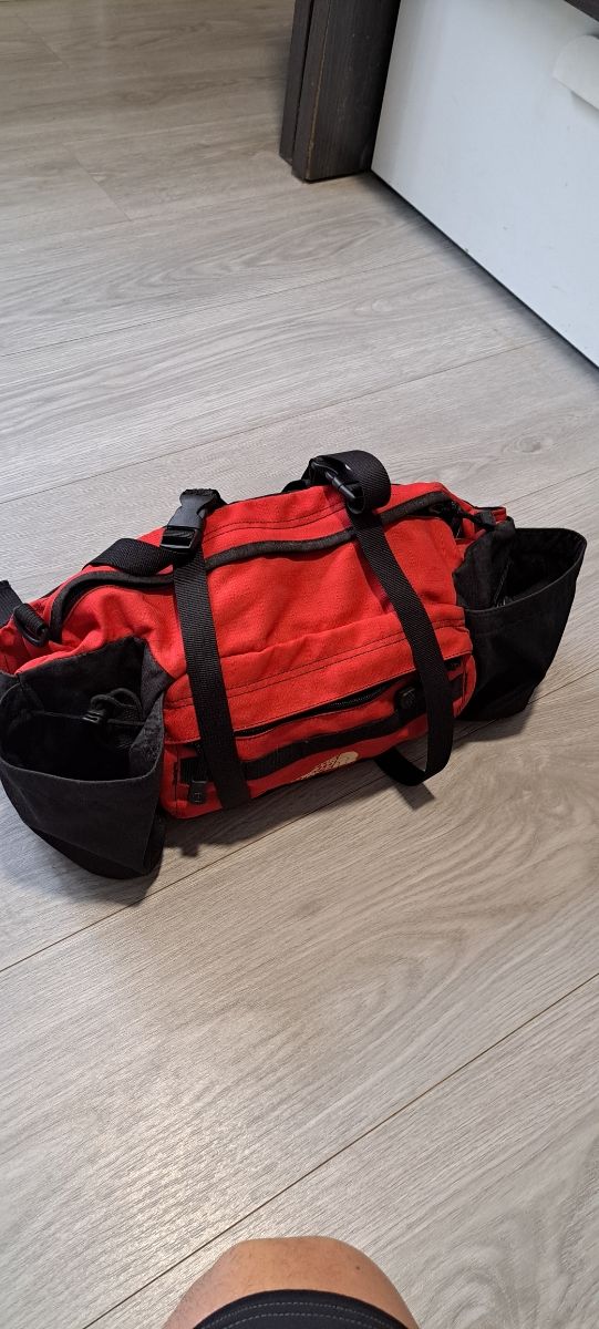 Riñonera The North Face roja