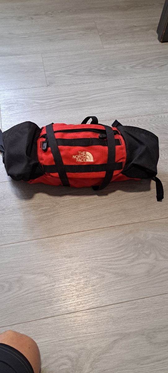 Riñonera The North Face roja