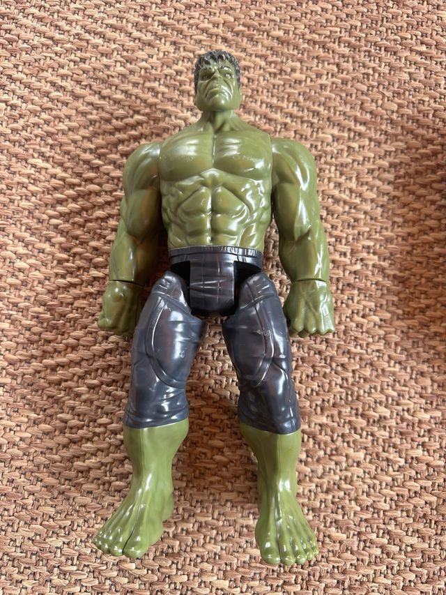 4 Figuras Marvel: Hulk, Iron Man, Capitán América