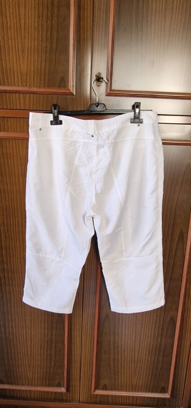 Pantaloni corti estivi bianchi