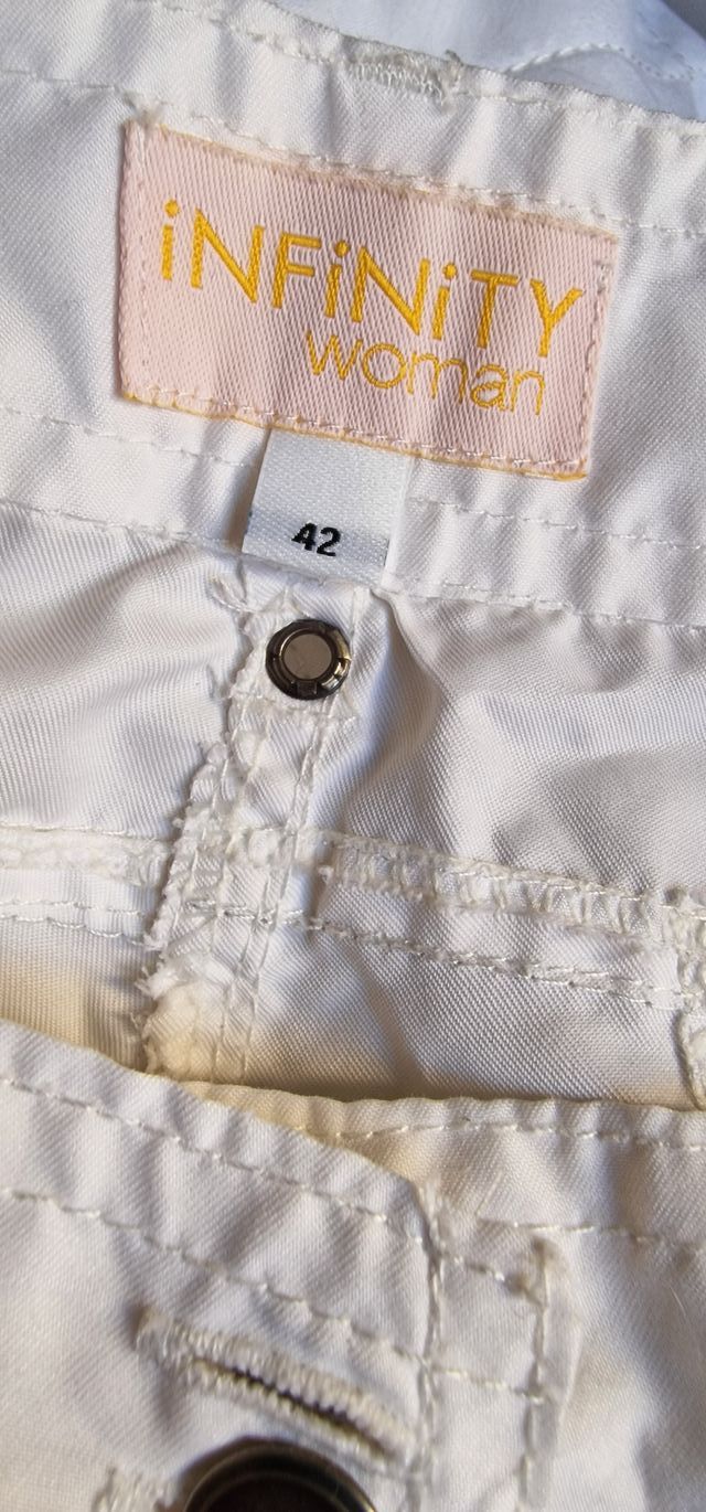 Pantaloni corti estivi bianchi