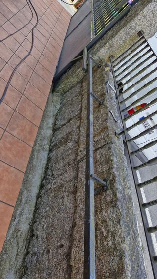 Portal y vallas de hierro forjado
