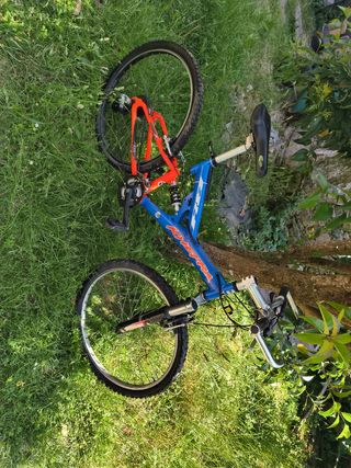 Bicicleta de niño marca BH.