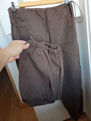 Pantalón Stradivarius marrón - M