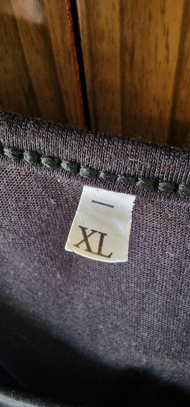 Maglietta nera lunga sportiva