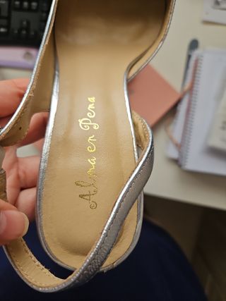 Zapatos de fiesta en piel Alma en Pena color plata