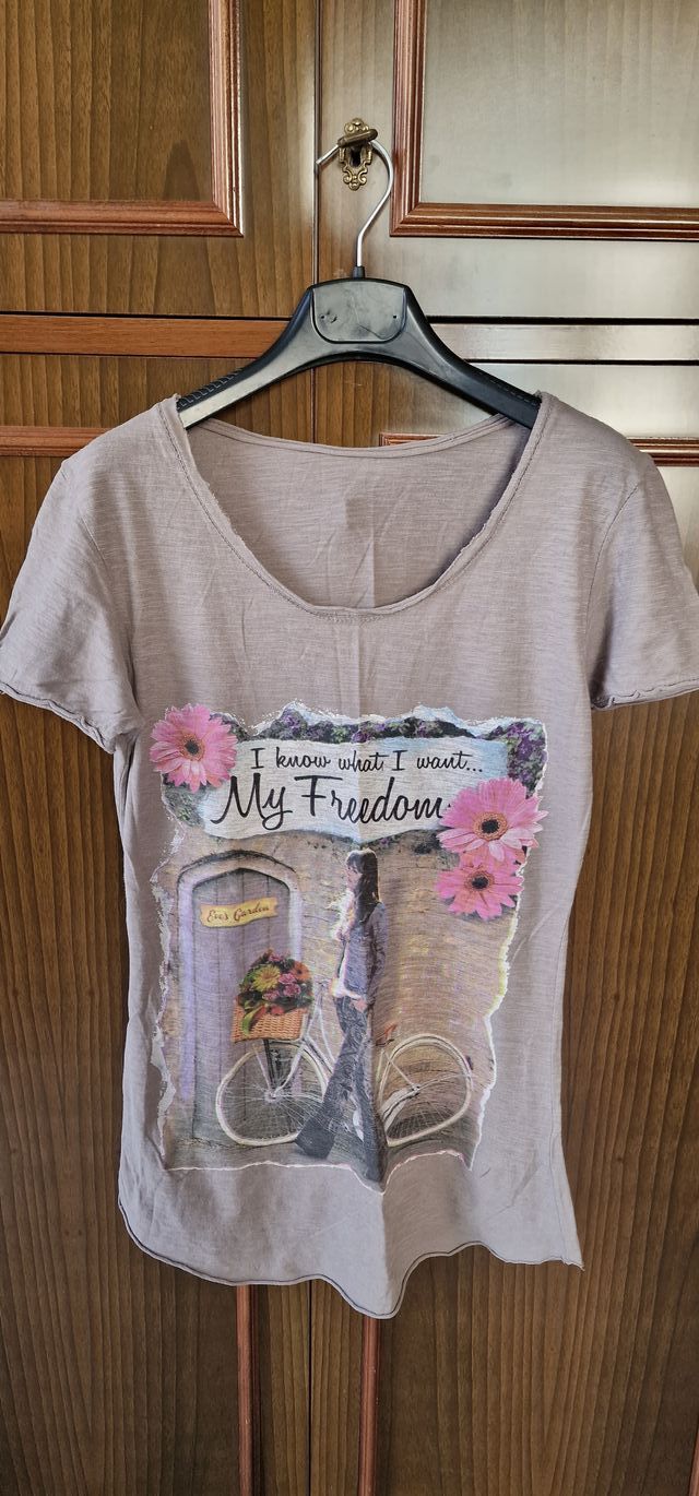 Maglietta beige con stampa