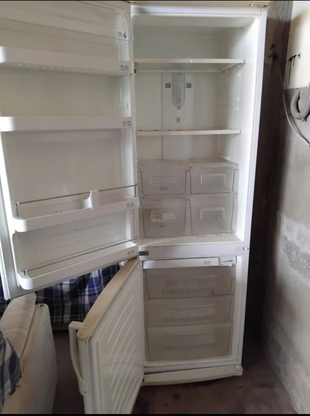 Frigorífico Combi Daewoo