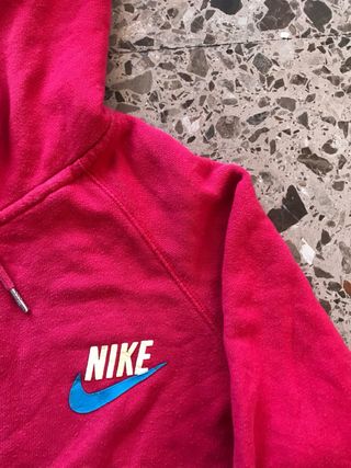 Chaqueta con capucha Nike 