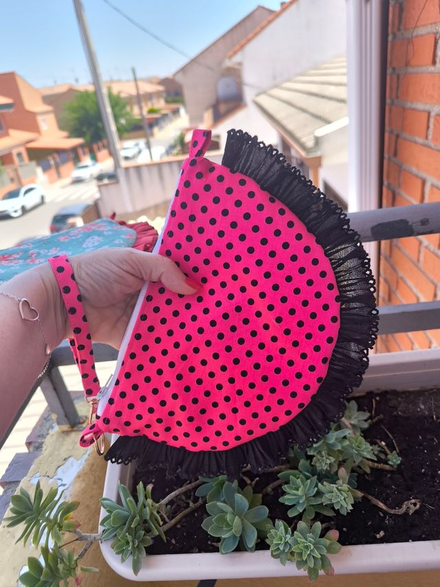 Bolso mano rosa lunares - volantes
