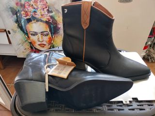 Botas y zapatos talla 40