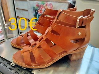 Botas y zapatos talla 40