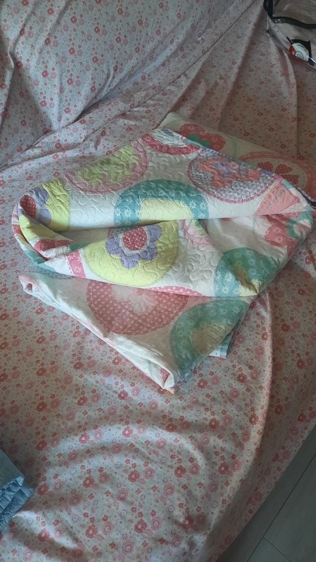 Colcha bouti  rosa y blanca