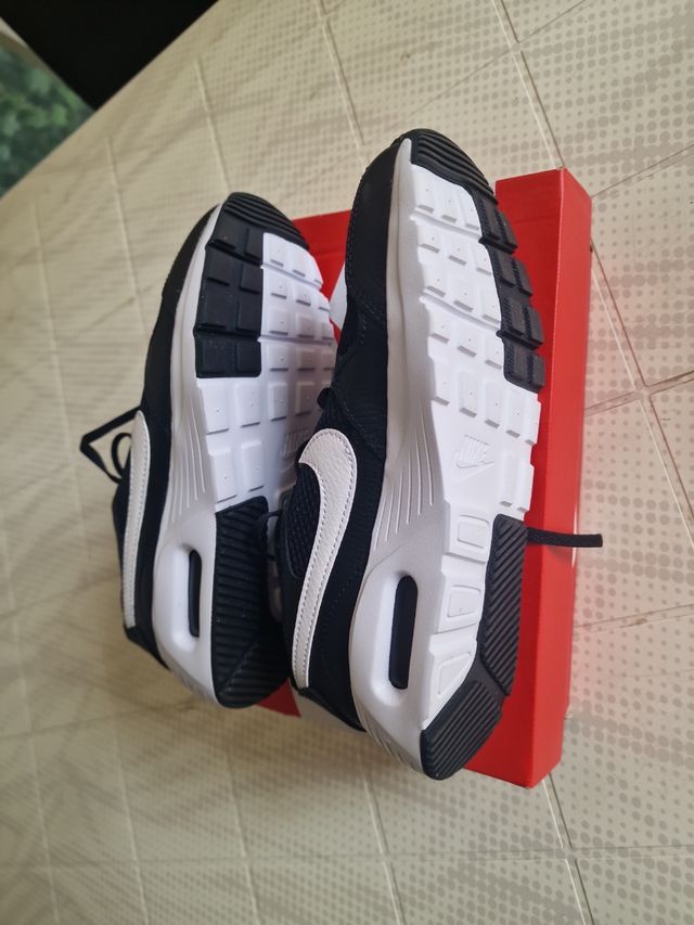 Nike Air Max Excee (niños) - negros